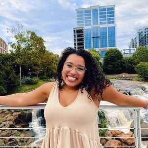 Meet your Posher, Whitney